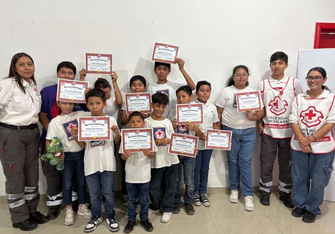 Niñas y niños aprenden primeros auxilios en curso de verano de la Cruz Roja