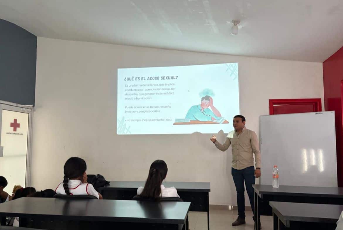 Niñas y niños aprenden primeros auxilios en curso de verano de la Cruz Roja