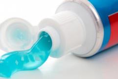 ANMAT prohíbe pasta dental Colgate por efectos adversos