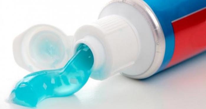 ANMAT prohíbe pasta dental Colgate por efectos adversos