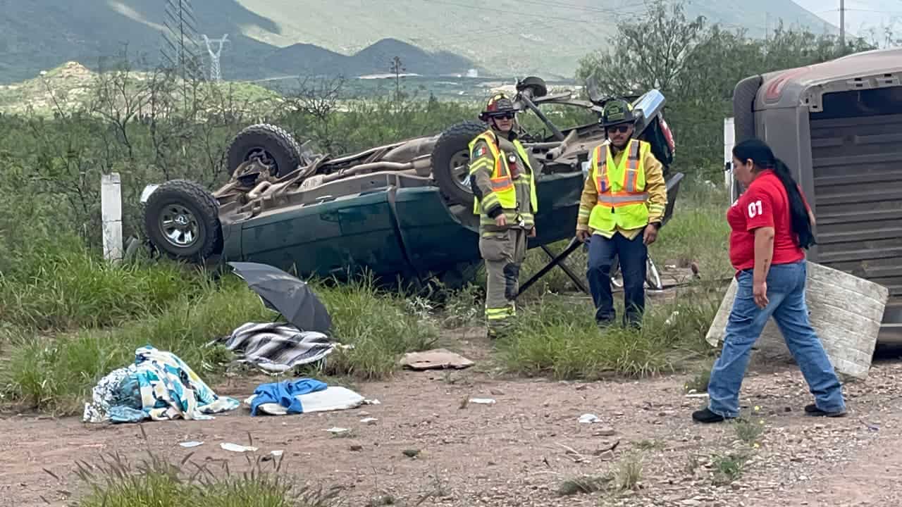 Doble volcadura en la carretera Saltillo-Torreón deja un muerto y 4 lesionados