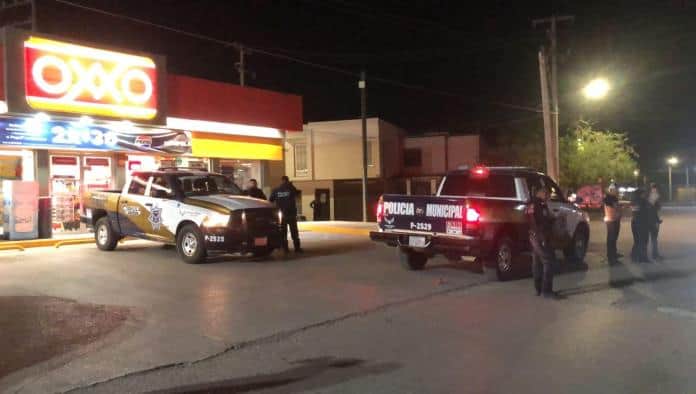 Caen cuatro por violento robo en Oxxo de Los Laureles; dos son menores de edad