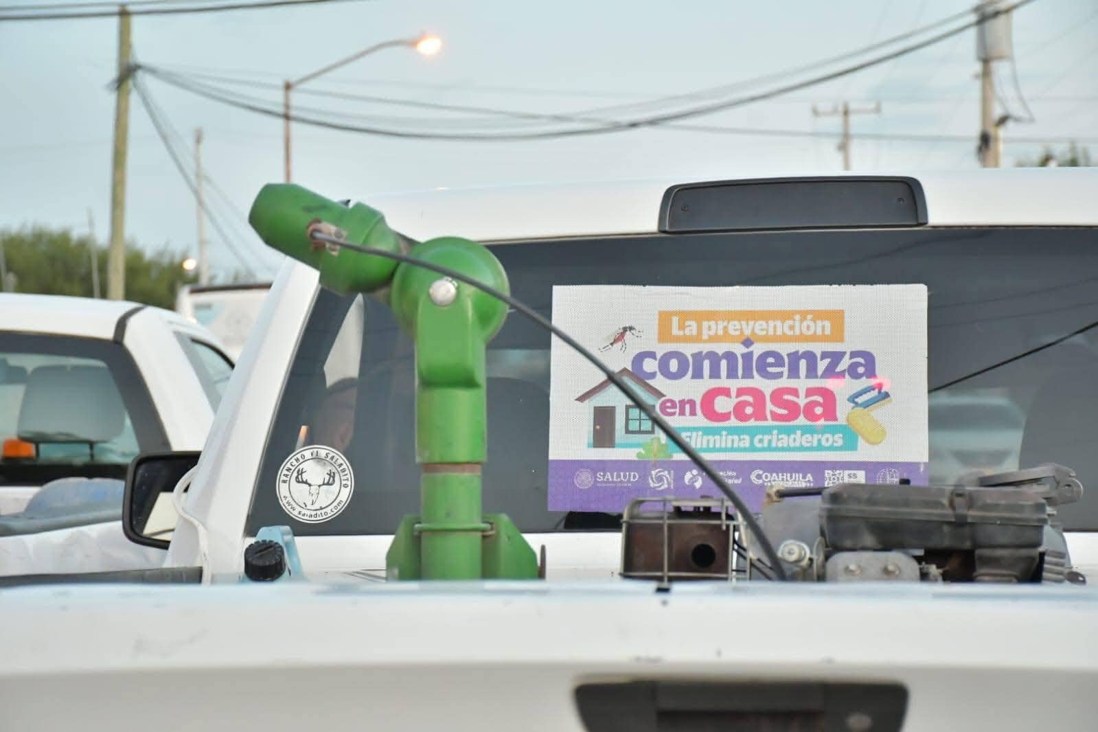 Fumigan colonias en Nava para frenar al dengue: llaman a la participación ciudadana