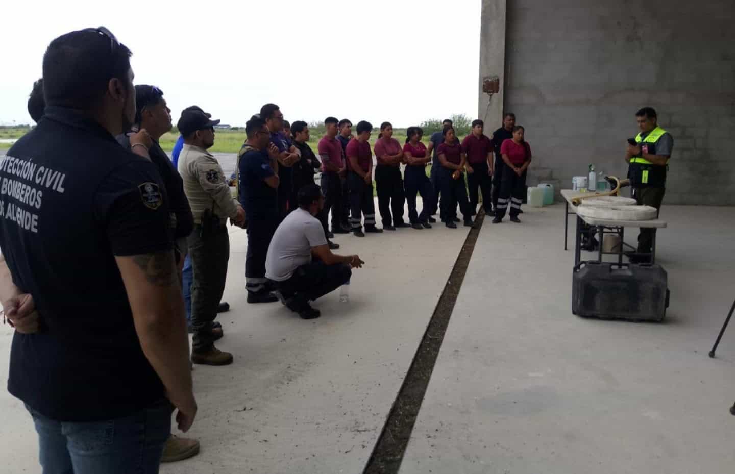 Bomberos de Allende se capacitan para enfrentar materiales peligrosos