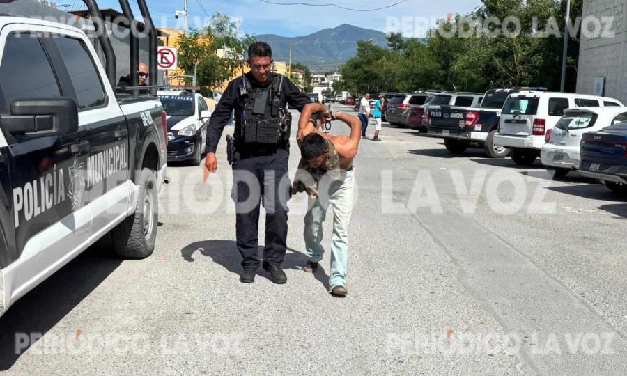 Policía Municipal detiene a individuo con cuchillo en Monclova