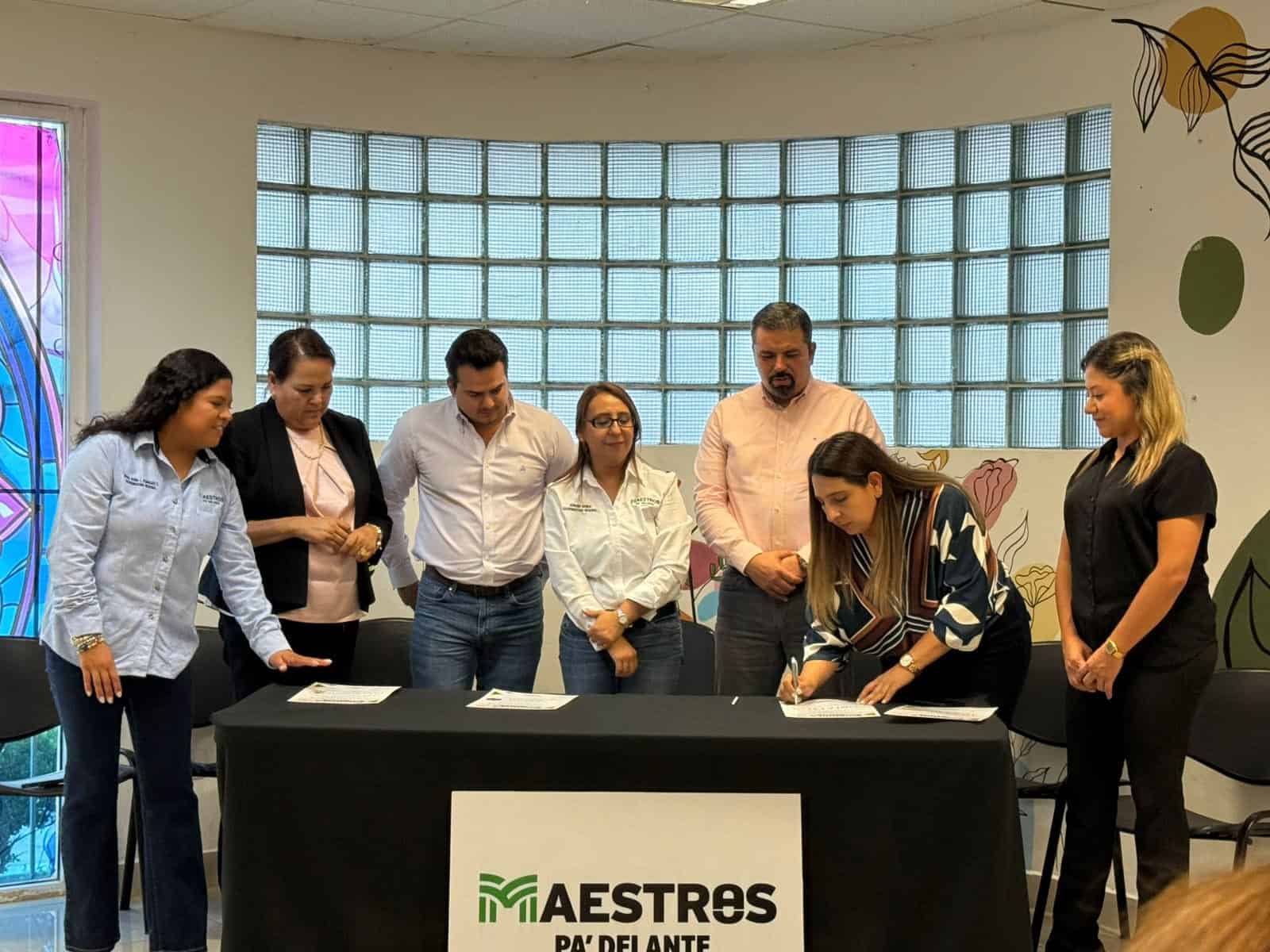 Programa Maestros Pa Delante ofrece beneficios a docentes de Coahuila