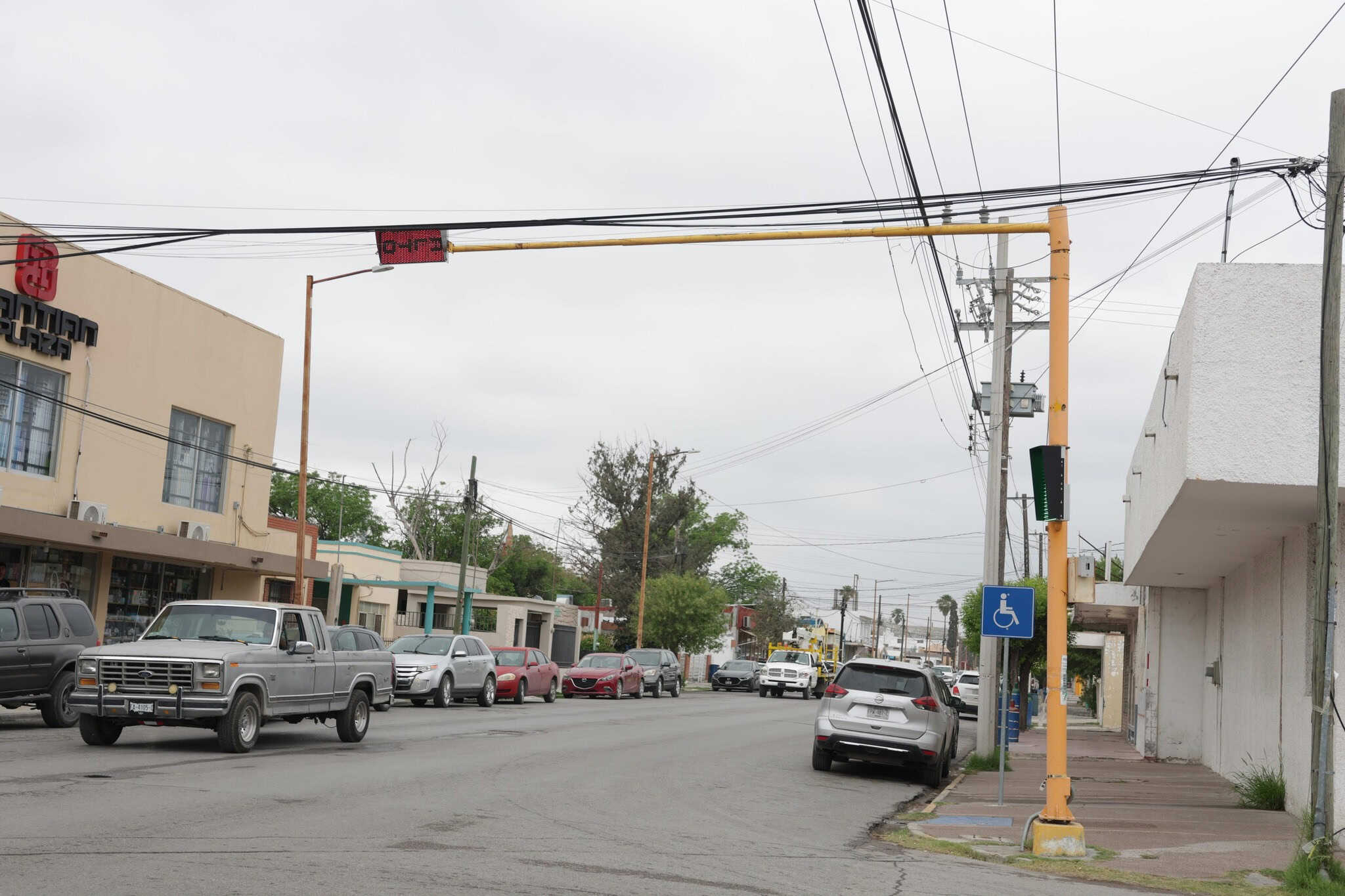 Alcalde de Sabinas enfrenta críticas por promesas incumplidas sobre semáforos