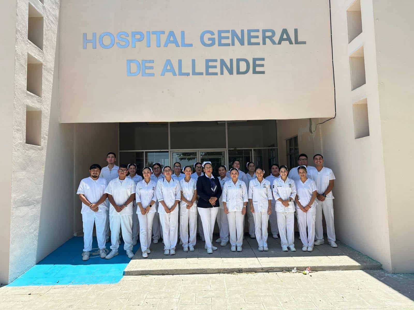 Entregan constancias a jóvenes de Enfermería y Nutrición en Allende