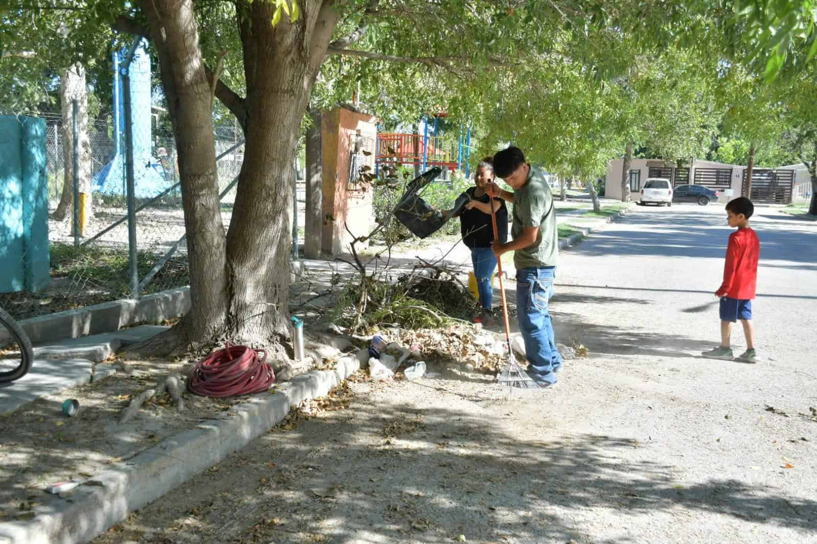 Jóvenes de Nava transforman su comunidad con jornadas de limpieza