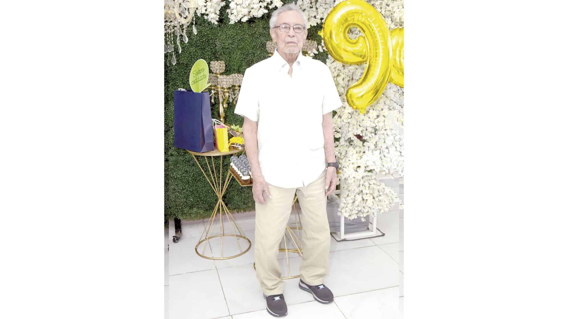 Emotiva celebración del 99 aniversario junto al patriarca familiar