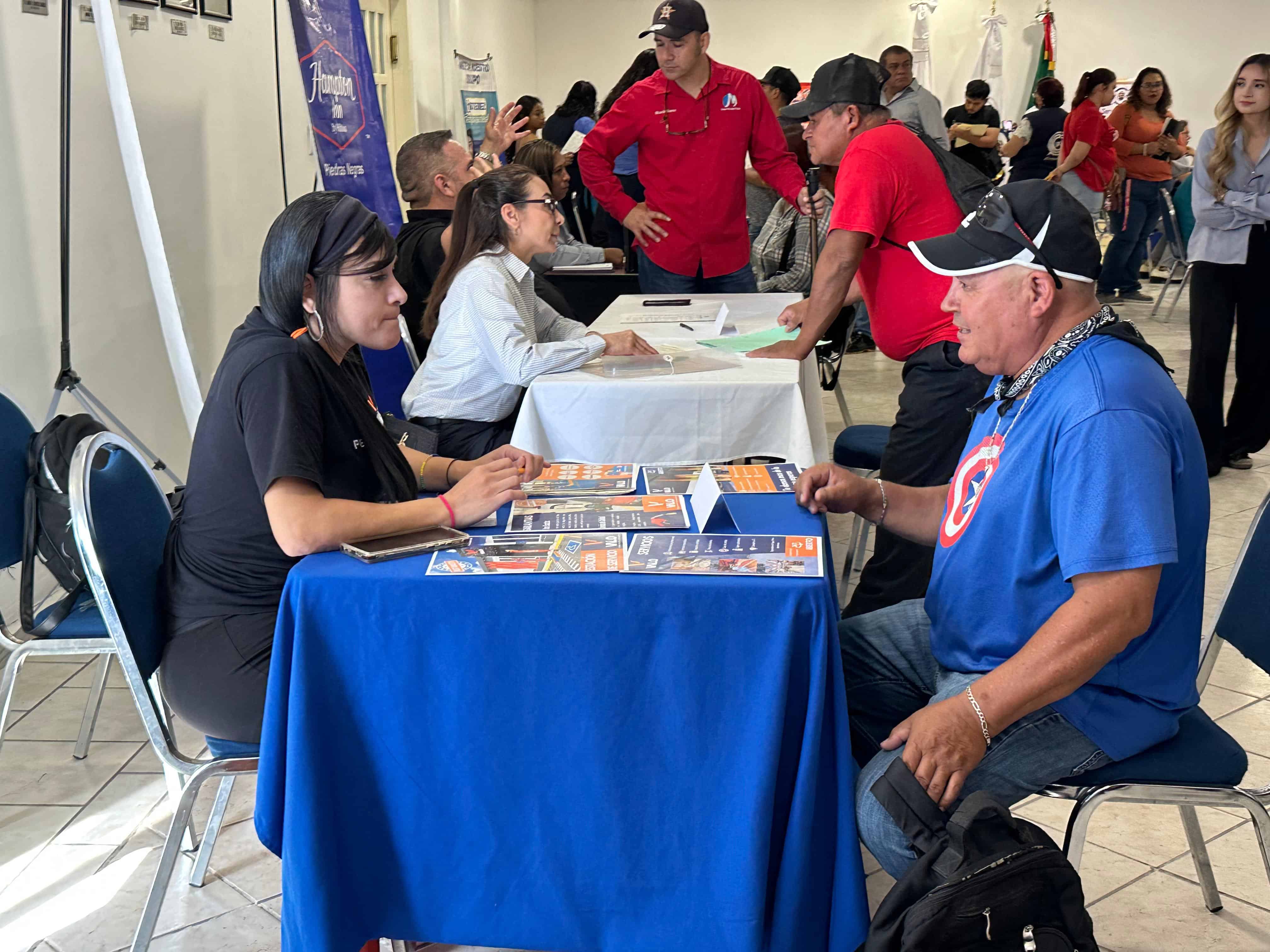 Feria del Empleo en Piedras Negras Desborda Expectativas con Cientos de Aspirantes