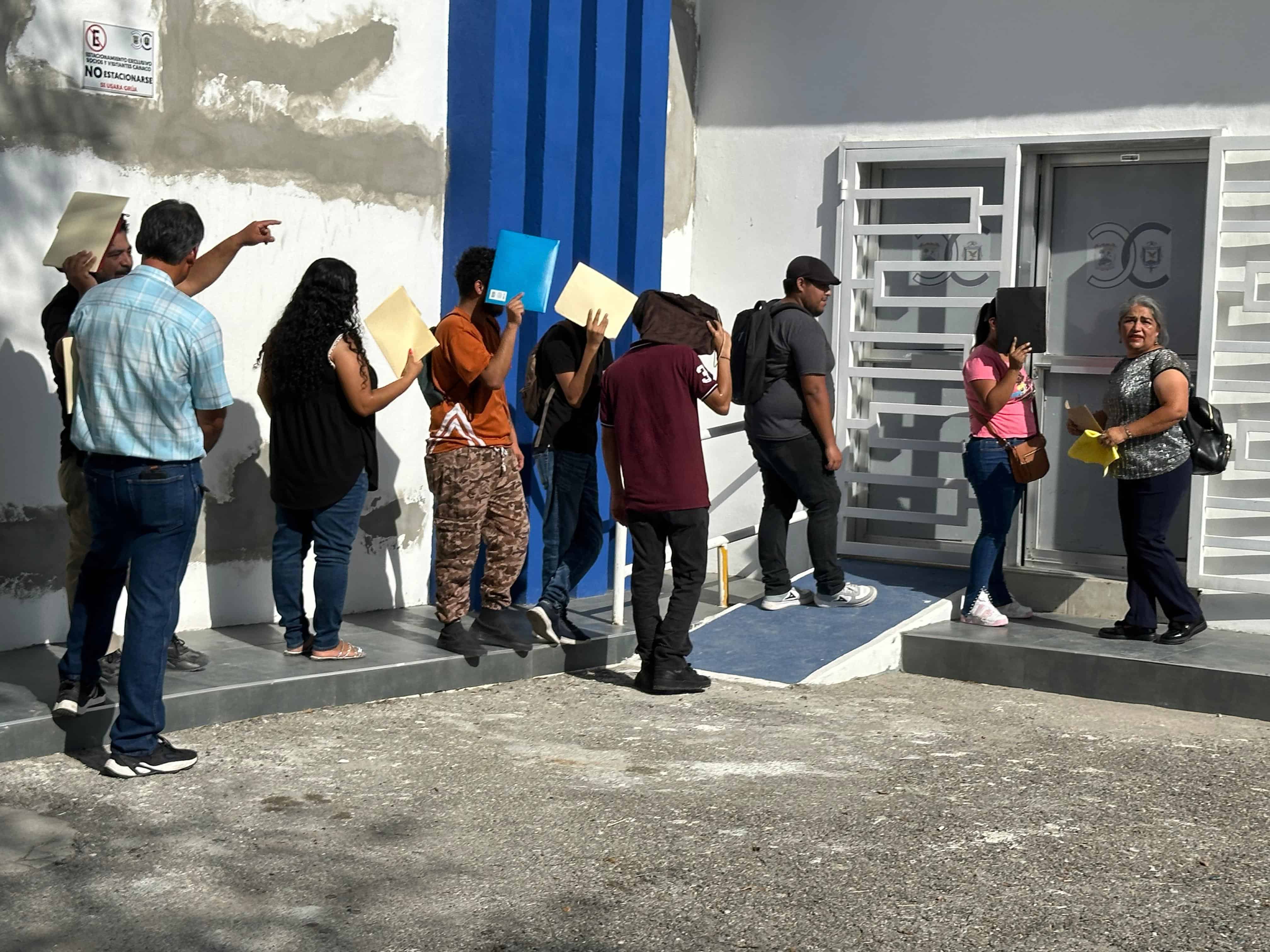 Feria del Empleo en Piedras Negras Desborda Expectativas con Cientos de Aspirantes