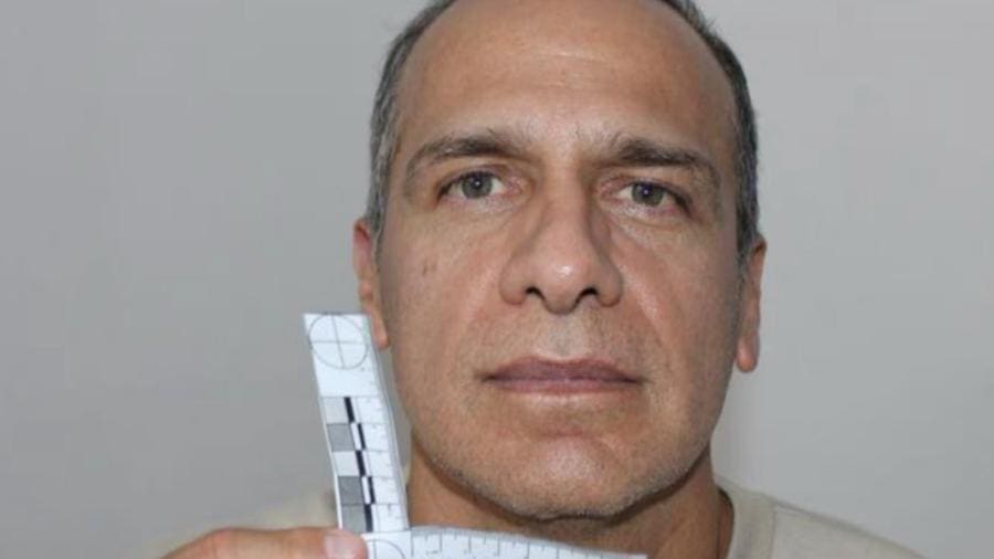 Israel Vallarta recupera la libertad tras 20 años en prisión preventiva