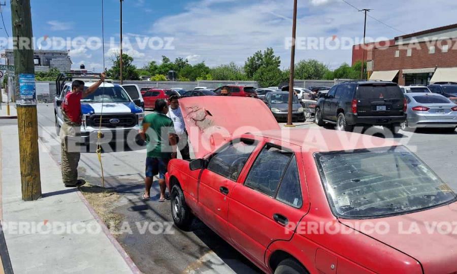 Corto circuito en coche evitado por intervención rápida en Frontera, Coahuila