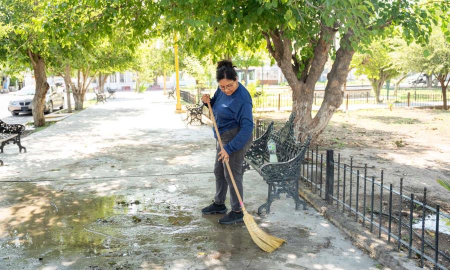 Alcaldesa Yesica Sifuentes lidera labores de dignificación en Castaños