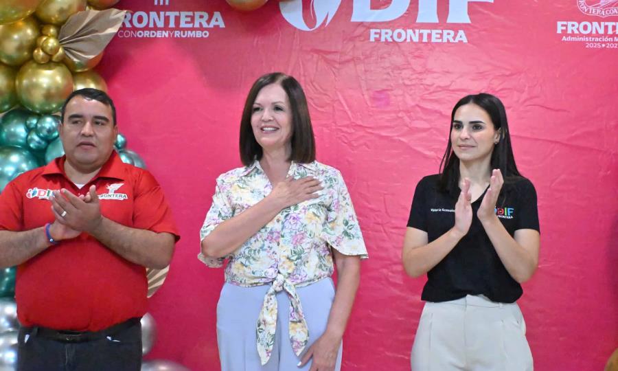 Alcaldesa Sari Pérez Clausura Exitoso Curso de Verano de Guitarra en Frontera