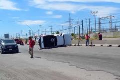 Accidente en la carretera Sabinas-Rosita deja dos adultos mayores lesionados