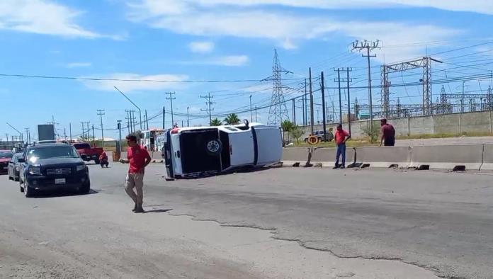 Accidente en la carretera Sabinas-Rosita deja dos adultos mayores lesionados