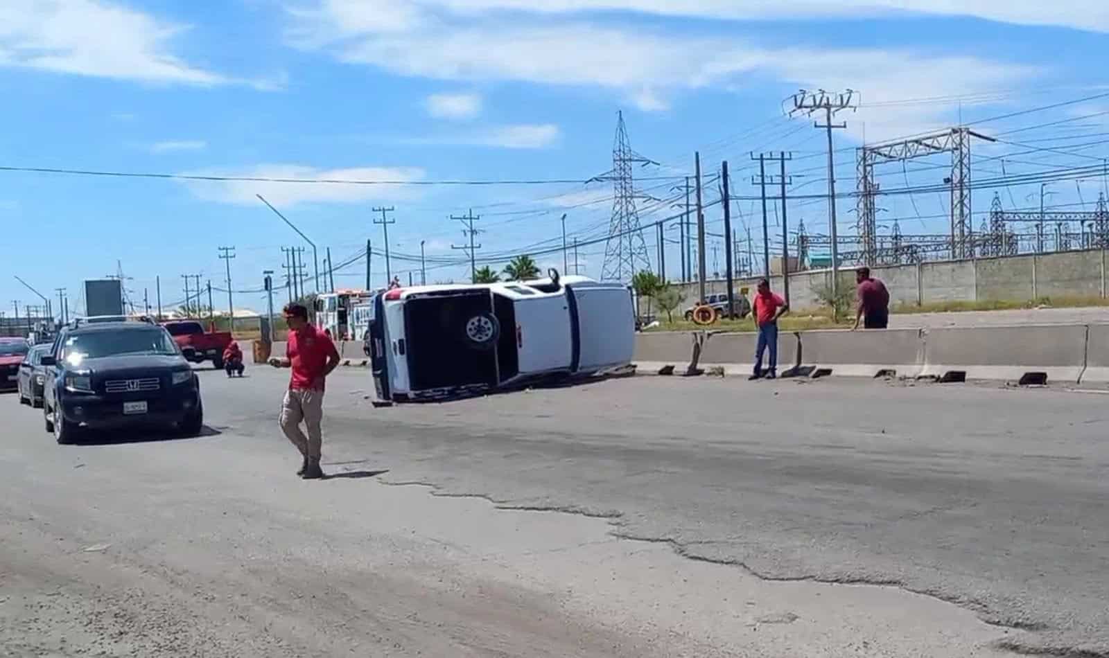 Accidente en la carretera Sabinas-Rosita deja dos adultos mayores lesionados