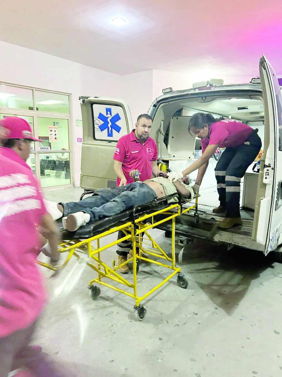 Joven agredido al intentar calmar discusión de pareja