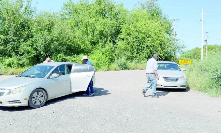 Ejidatarios y empresa dialogan por paso de servidumbre