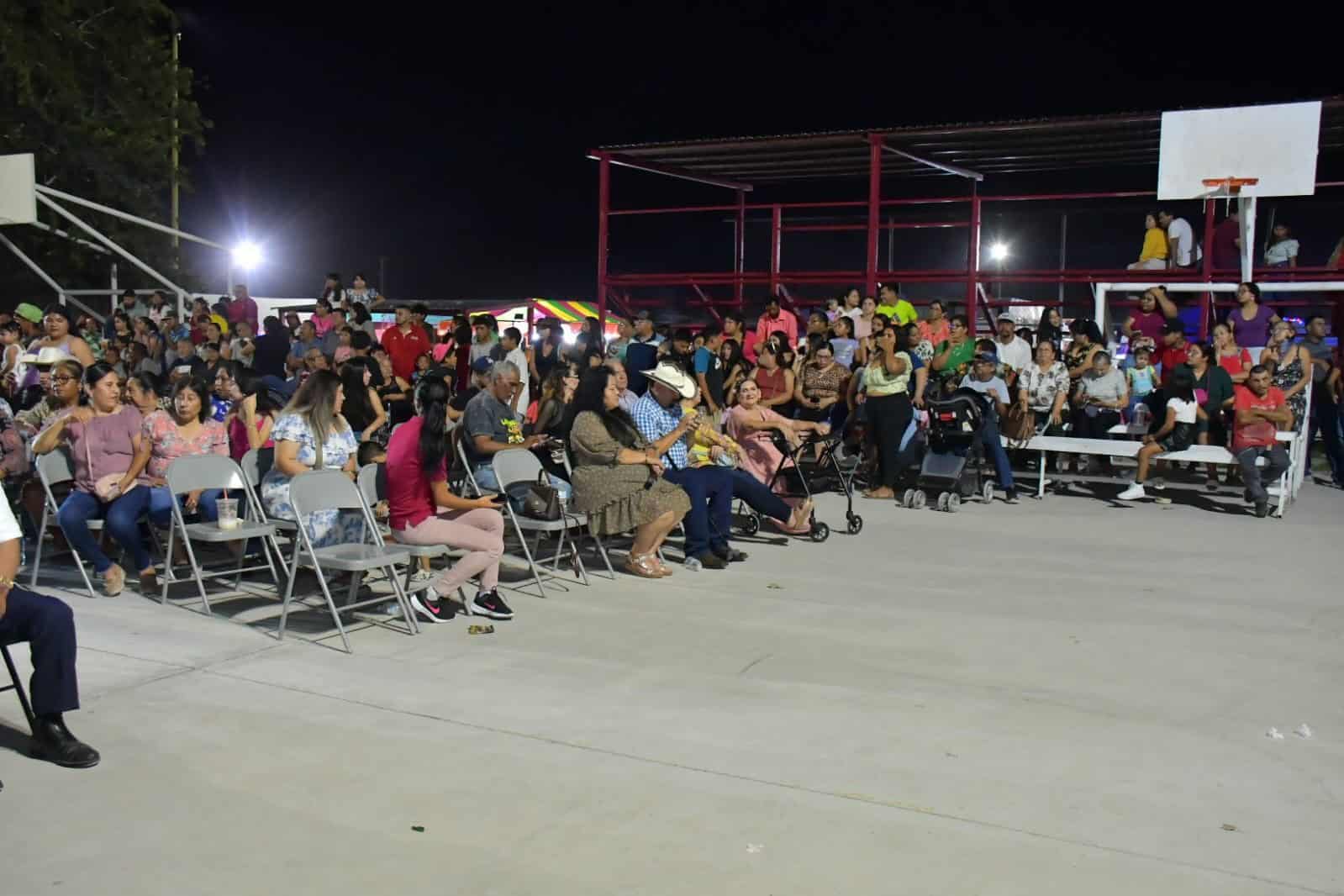 Colonia 2 de Agosto celebra 45 años con coronación y baile popular