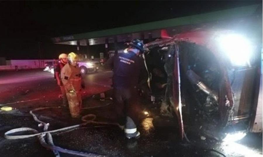 Se reportan estables jóvenes lesionados en volcadura en Piedras Negras