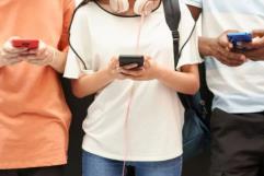 Firmada prohibición de dispositivos en escuelas de Texas