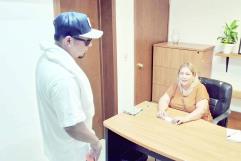 Regidora Verónica Hernández ofrece vivienda y apoyo escolar a familia en crisis