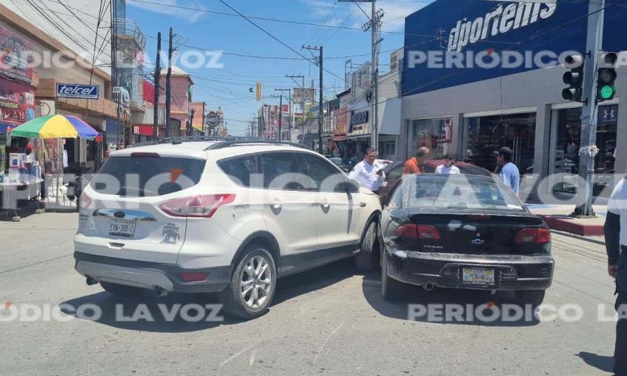 Colisión en Monclova entre Chevrolet y Ford en zona centro