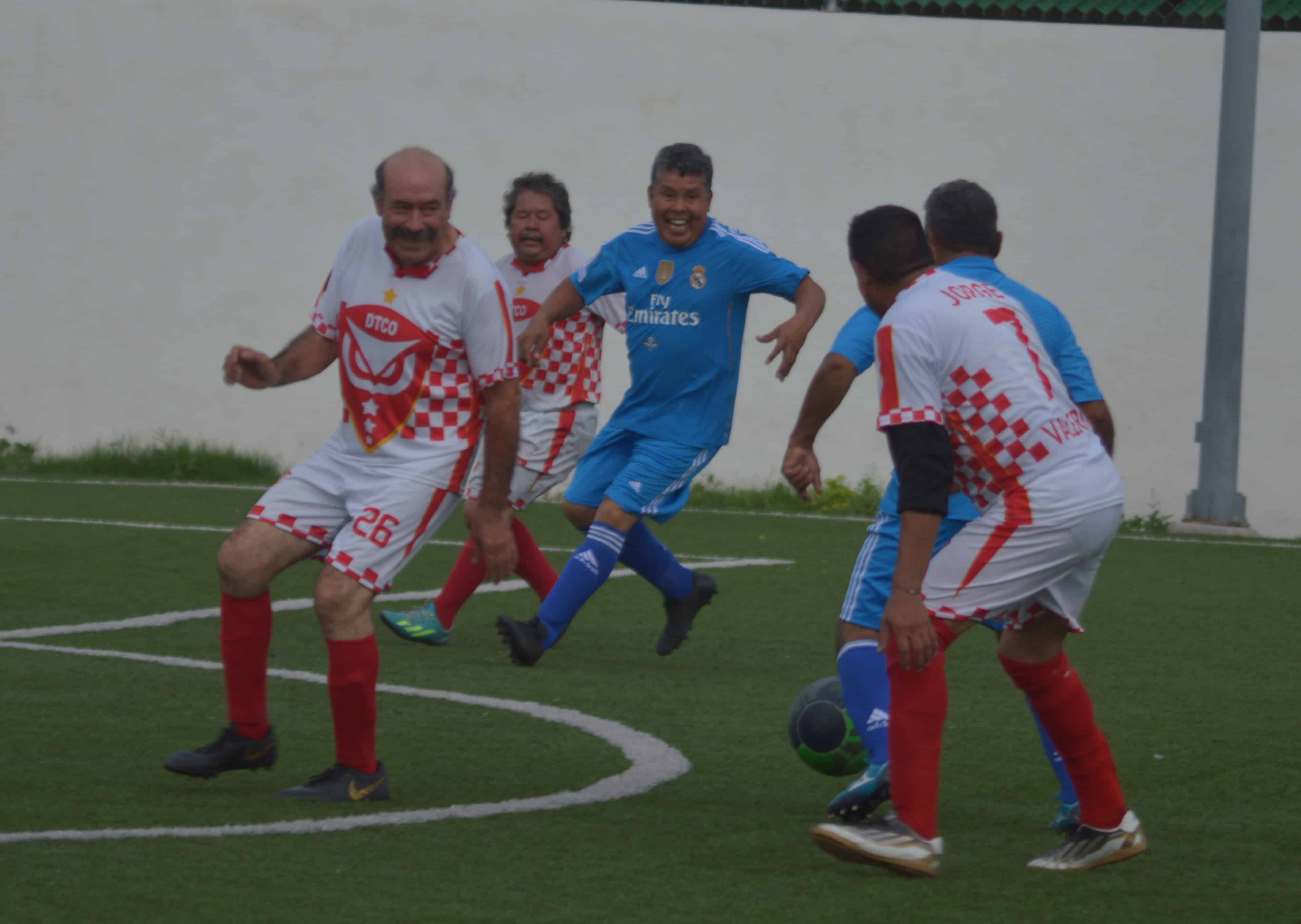Colonia Borja recibe a Colonia Obrera en la Liga Fútbol Master-Oro