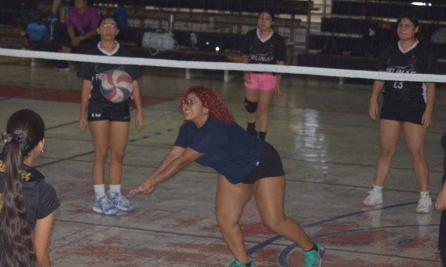 Felinas vence a New y Divas arrasa con Leonas en la Liga de Vóleibol Rangelitos