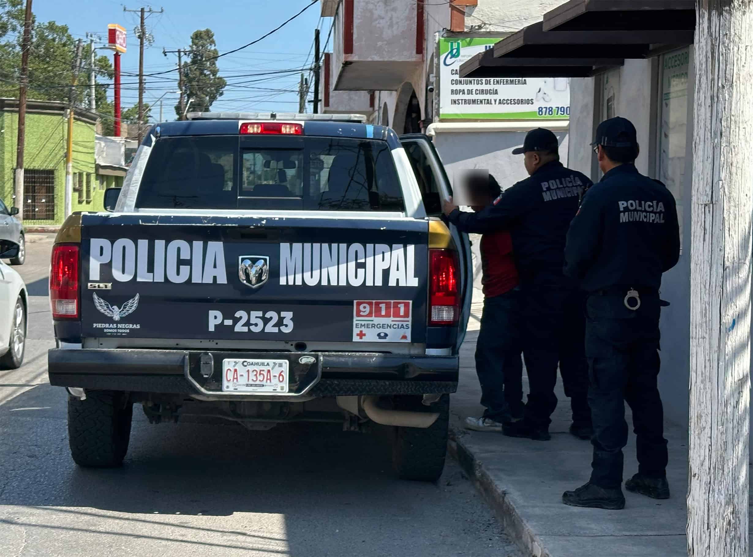 Detienen a hombre por allanamiento en pleno centro de Piedras Negras