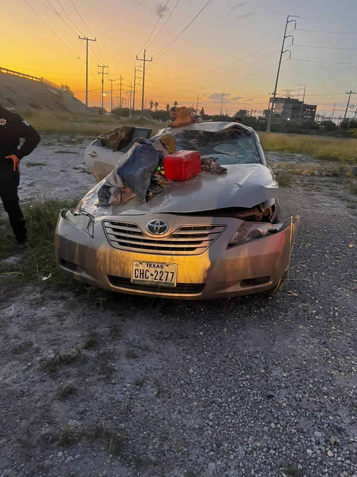 Adulto mayor se salva de milagro tras volcadura en el puente Morelos–Nava
