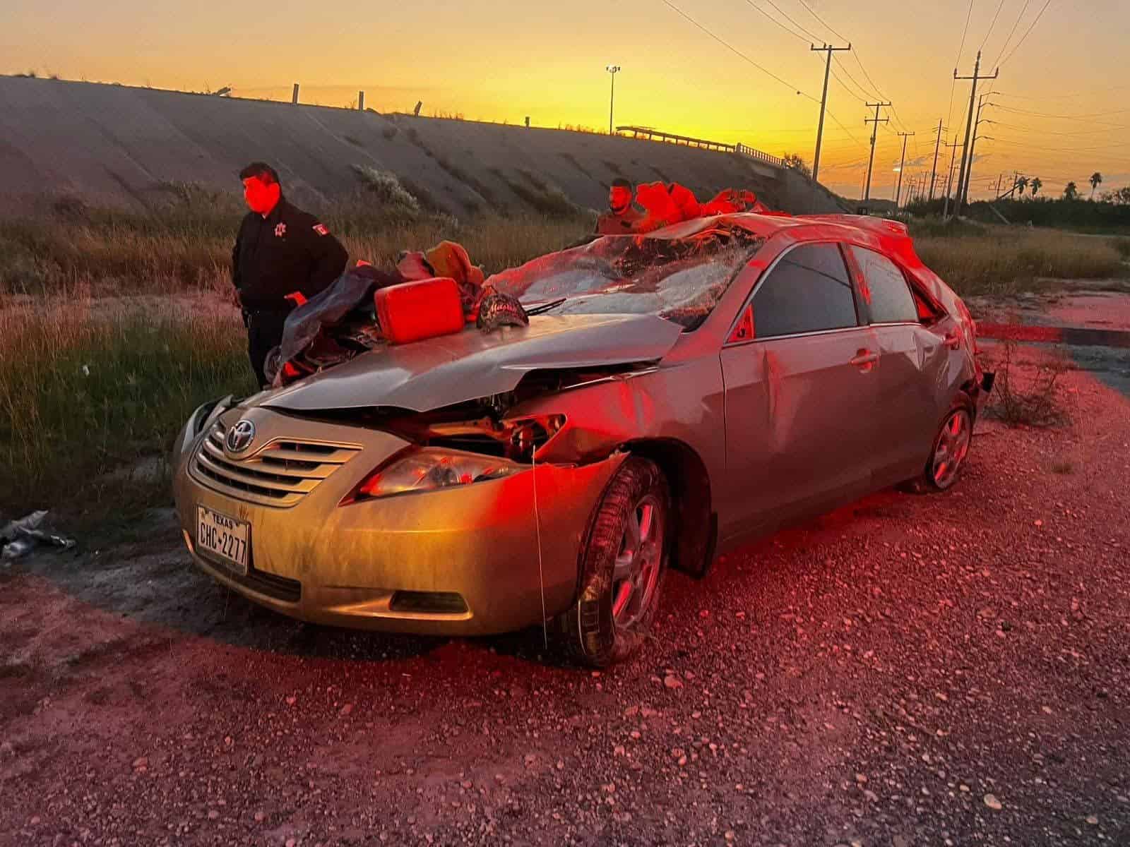 Adulto mayor se salva de milagro tras volcadura en el puente Morelos–Nava