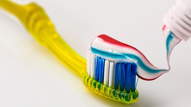 Ordenan retirar la pasta Colgate Total Clear Mint por posibles riesgos a la salud