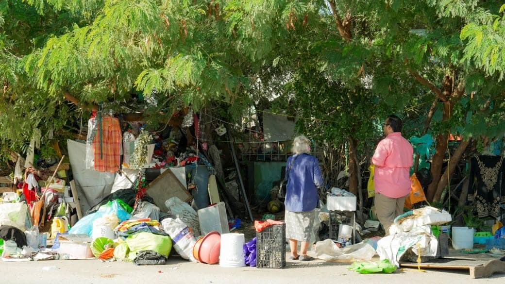 Salud Municipal interviene viviendas con acumulación de basura en Frontera