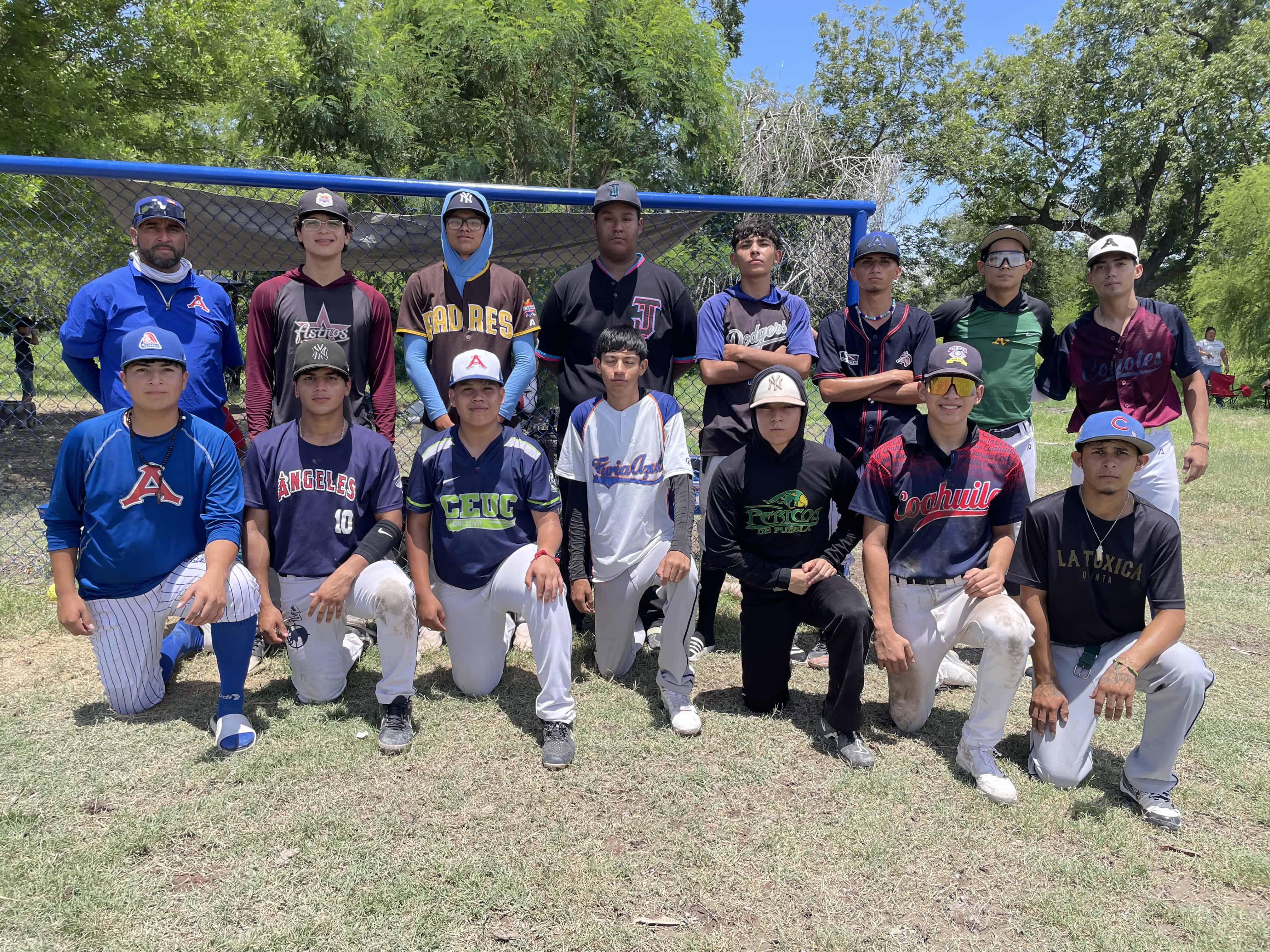 Juan Pérez lidera doble victoria de Padres sobre Piratas