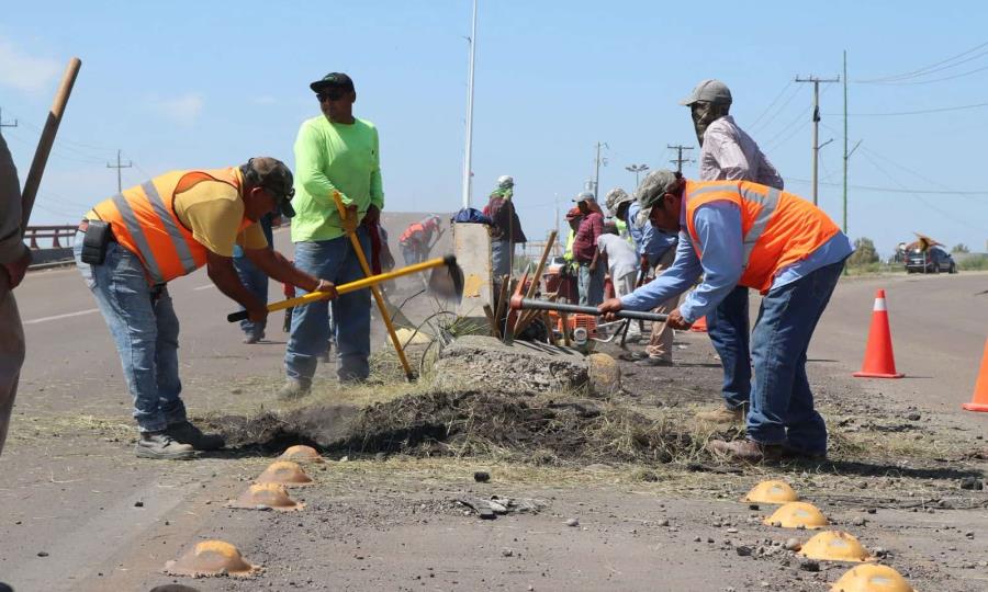 Avances en San Juan de Sabinas: Alcalde supervisa mejoras en infraestructura