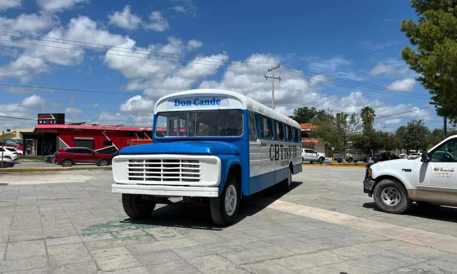 Restauración del emblemático autobús escolar Don Cande en CBTIS 20