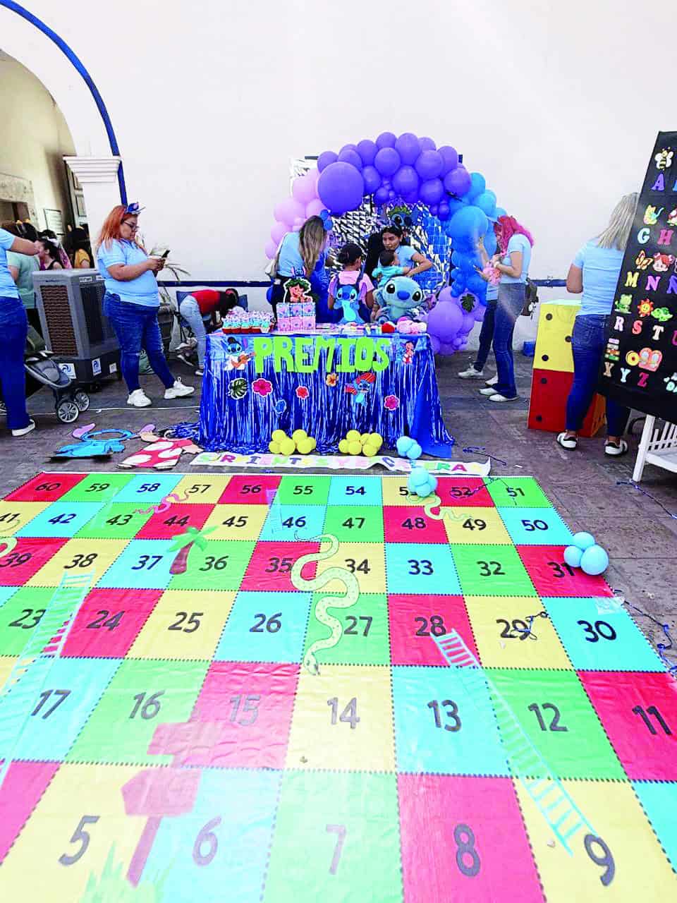 Alumnos de Licenciado en Educación exponen materiales didácticos en campus Monclova