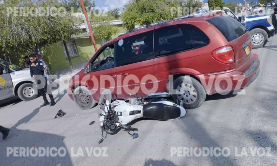 Responsable de choque entre van y motociclista identificado