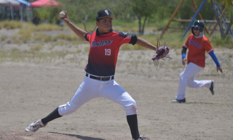 Tigres del Oriente y Ángeles se enfrentan en la Liga de Béisbol Gilberto Felán