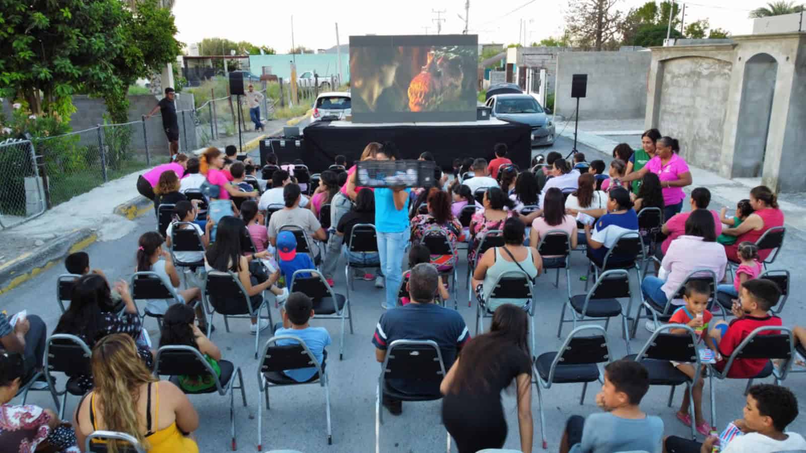 Exitosa jornada de Cine en tu colonia en San Buenaventura