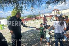 Regalan Tránsitos útiles en Castaños a niños de la California