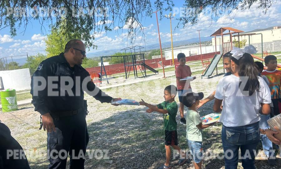 Regalan Tránsitos útiles en Castaños a niños de la California
