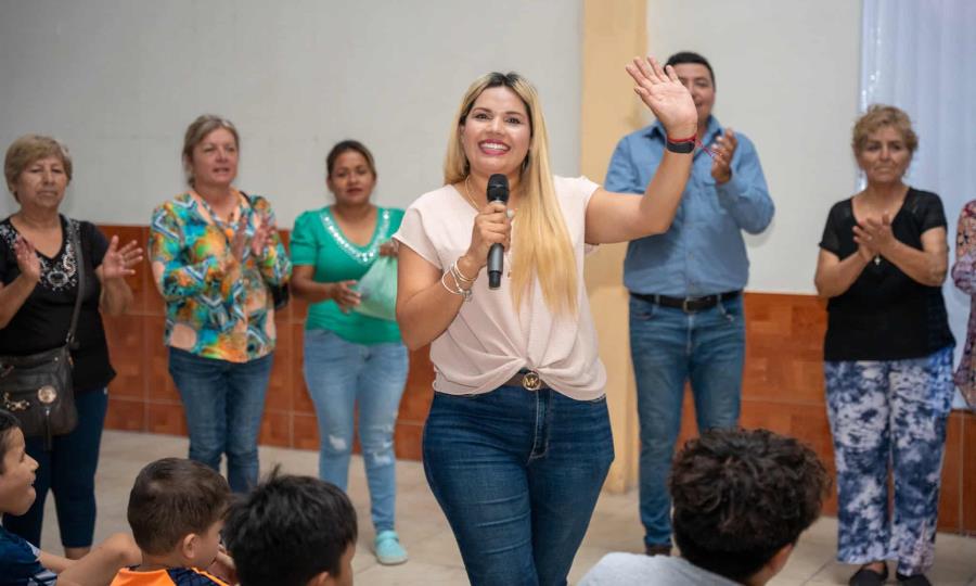 Familias de Castaños disfrutan del cine al aire libre gracias a programas municipales