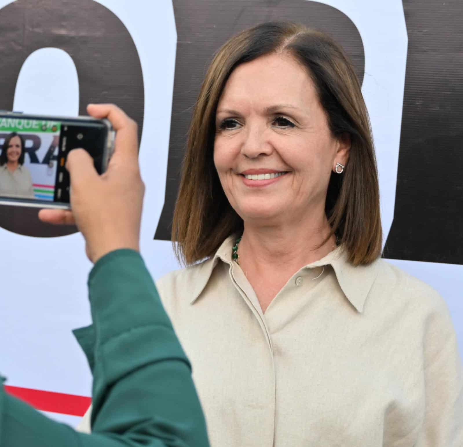 Alcaldesa Sari Pérez Cantú impulsa obras sociales en Frontera