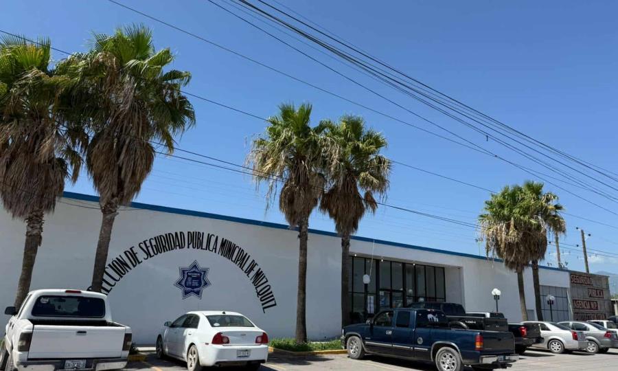 Albañil denuncia robo de cartera y televisión en Melchor Múzquiz
