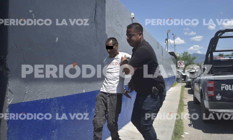 Detenido en Monclova hombre de 50 años por drogarse y hostigar a comerciantes